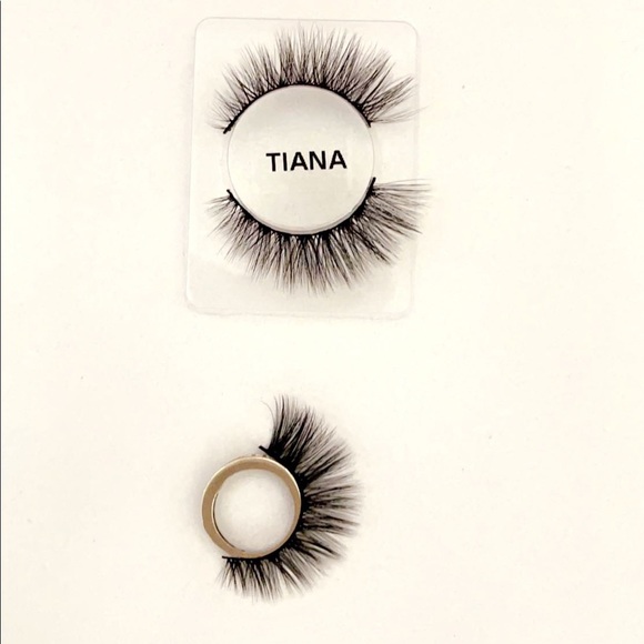 Eyelashes - Picture 4 of 11